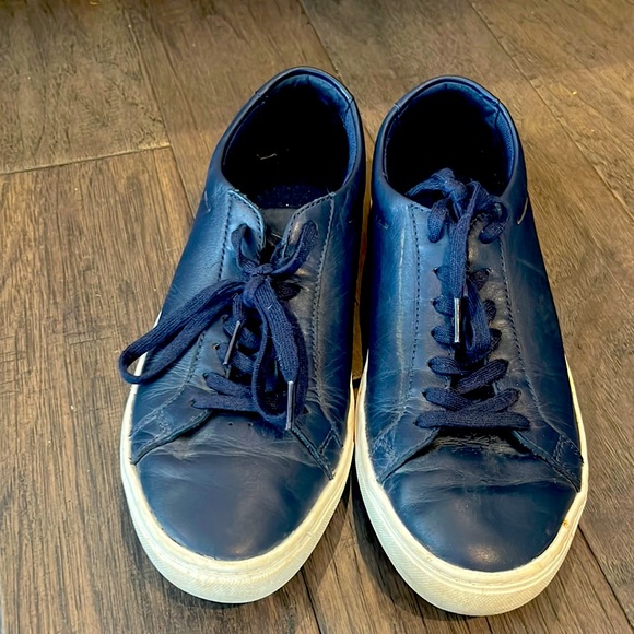 Men’s Lacoste runners size 9.5 USA. Lightly worn. - Picture 1 of 5